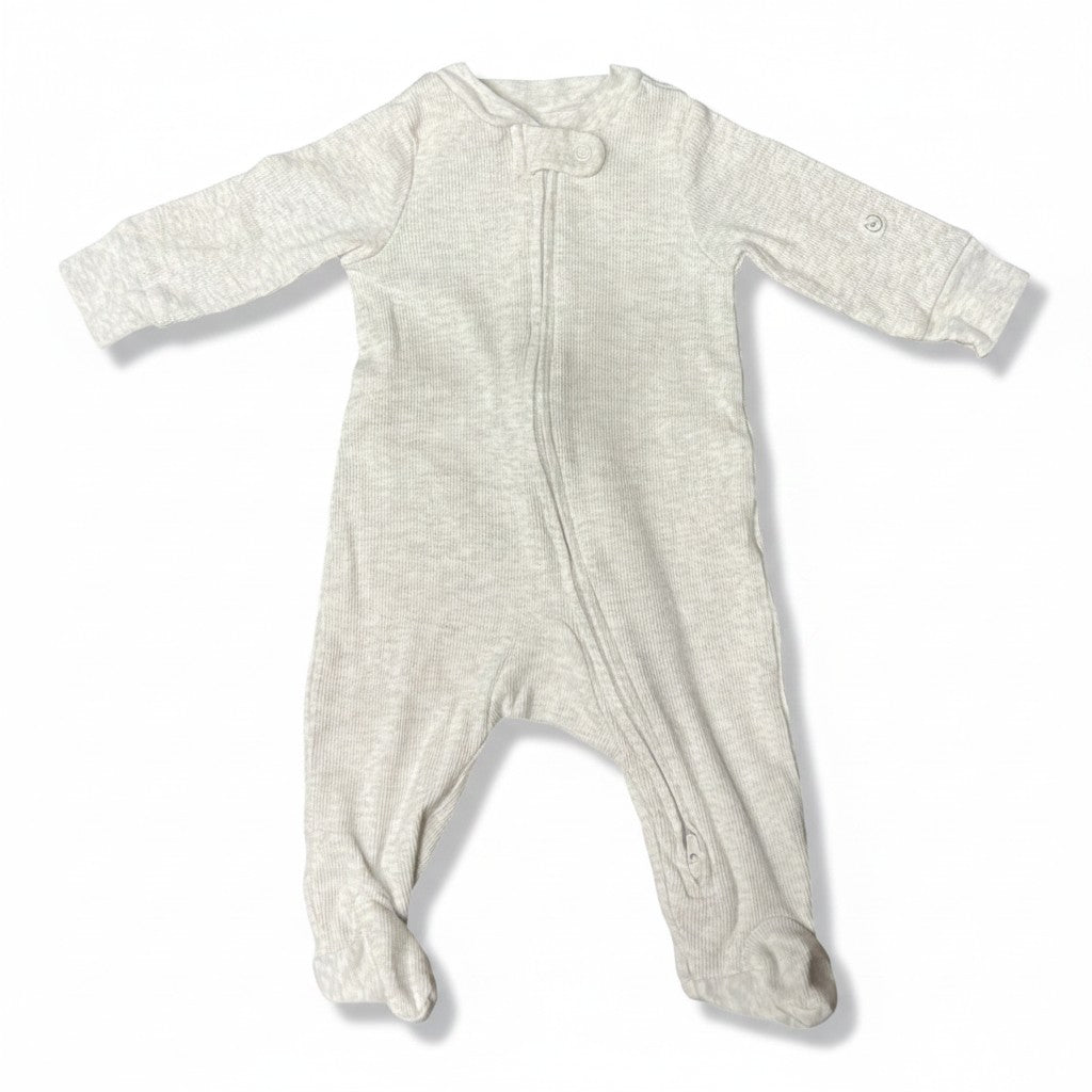 Pijama Koala Kids Gris 18 meses sobre fondo blanco
