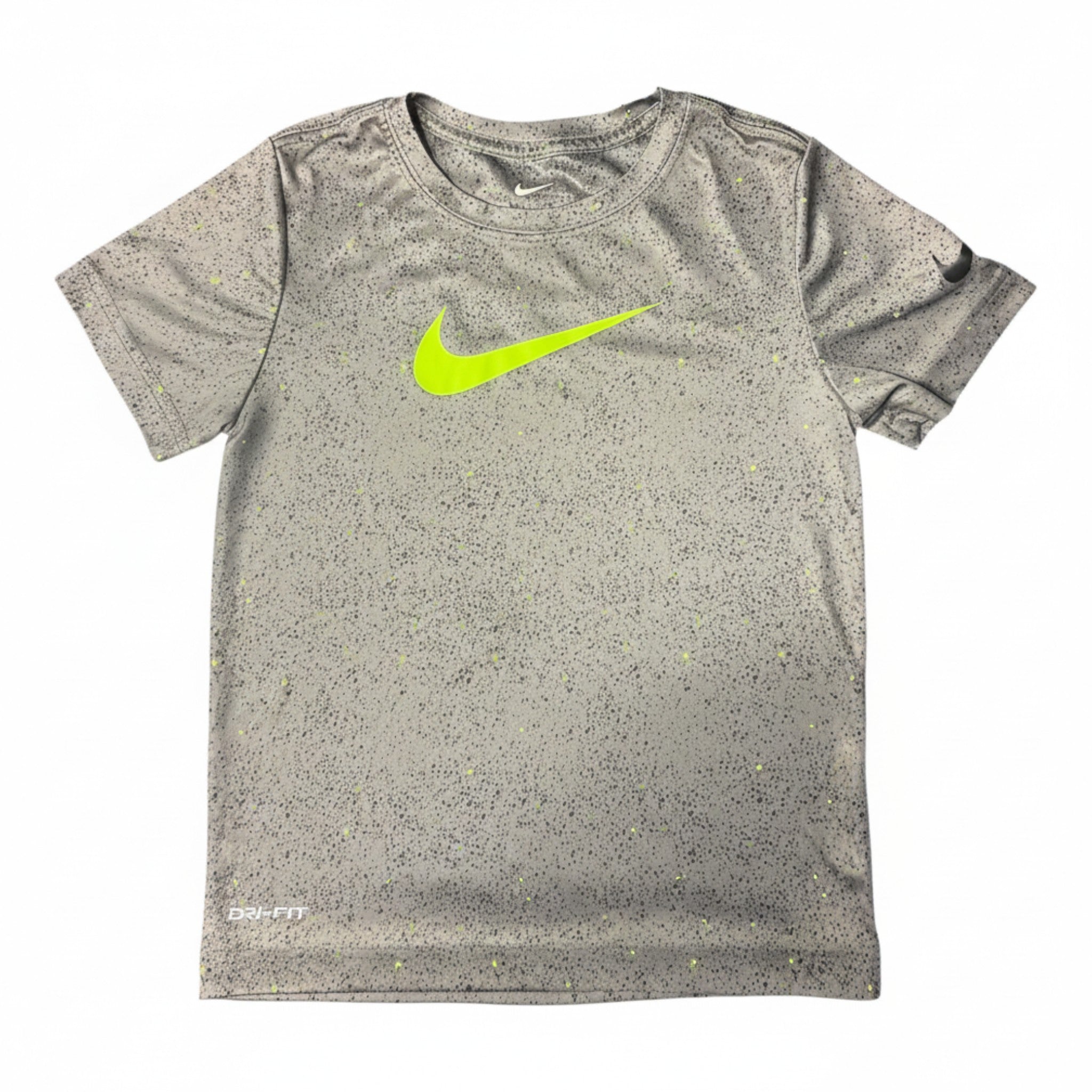 Polera Nike Gris 6-7 años seleccionada por NÜVA